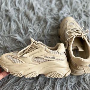 Steve Madden Possession Sneaker in color Tan
